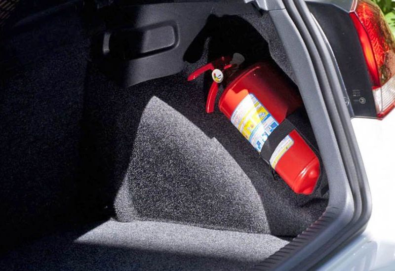 Огнетушитель для автомобиля: важность, выбор и правила использования Огнетушитель для автомобиля: важность, выбор и правила использования